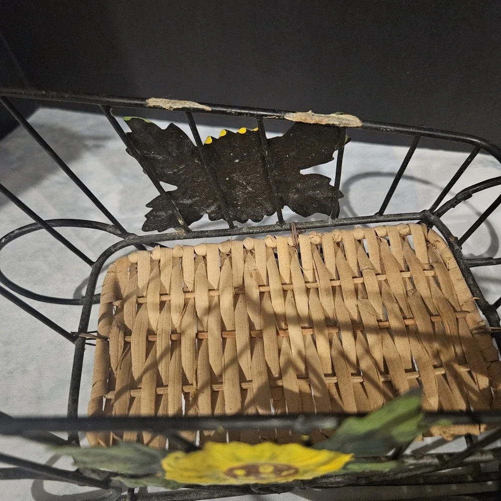 Farmhouse Sunflower Metal Wire Basket Set (2) Rustic Wicker Insert Country Decor